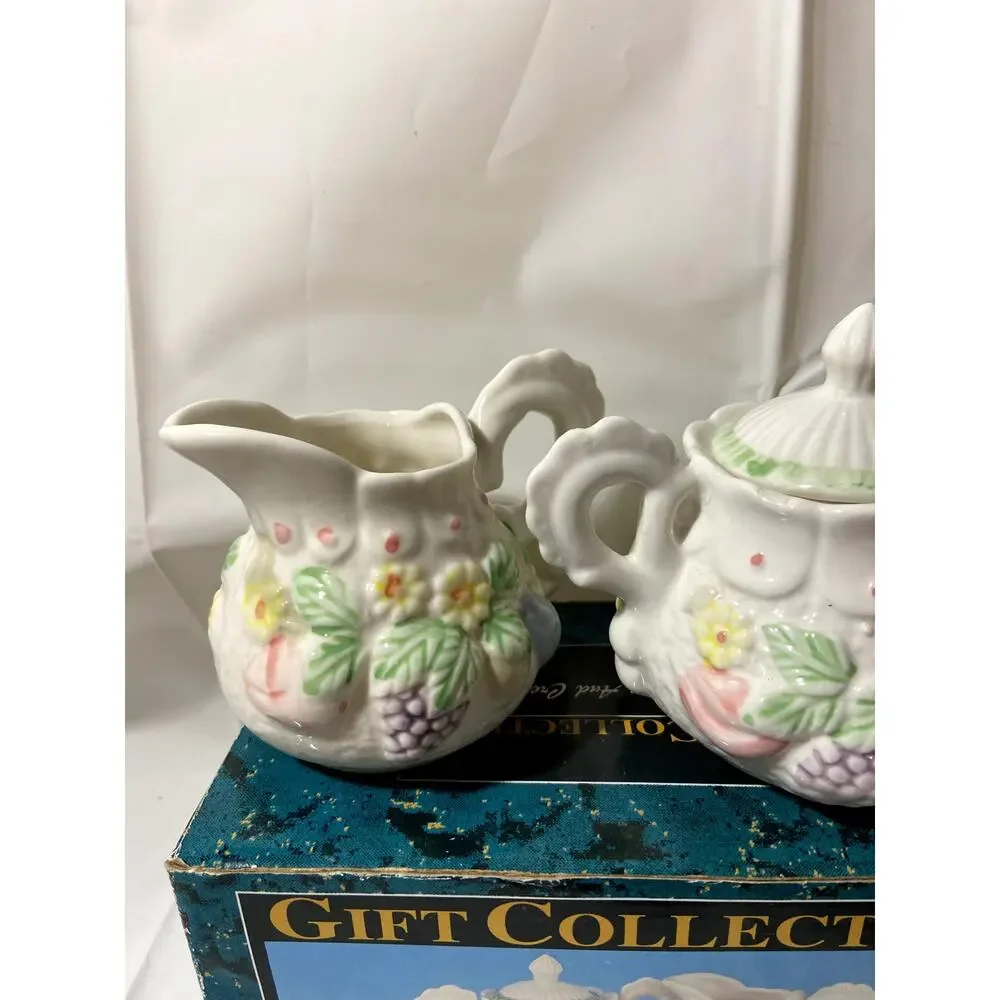 Porcelain sugar and creamer set